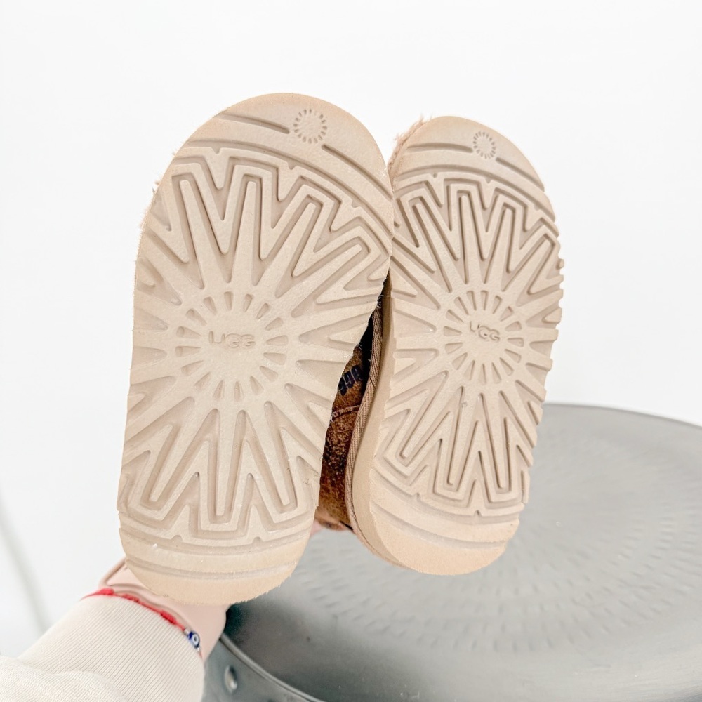 Toddler UGG Jona Boot - Picture 6 of 6